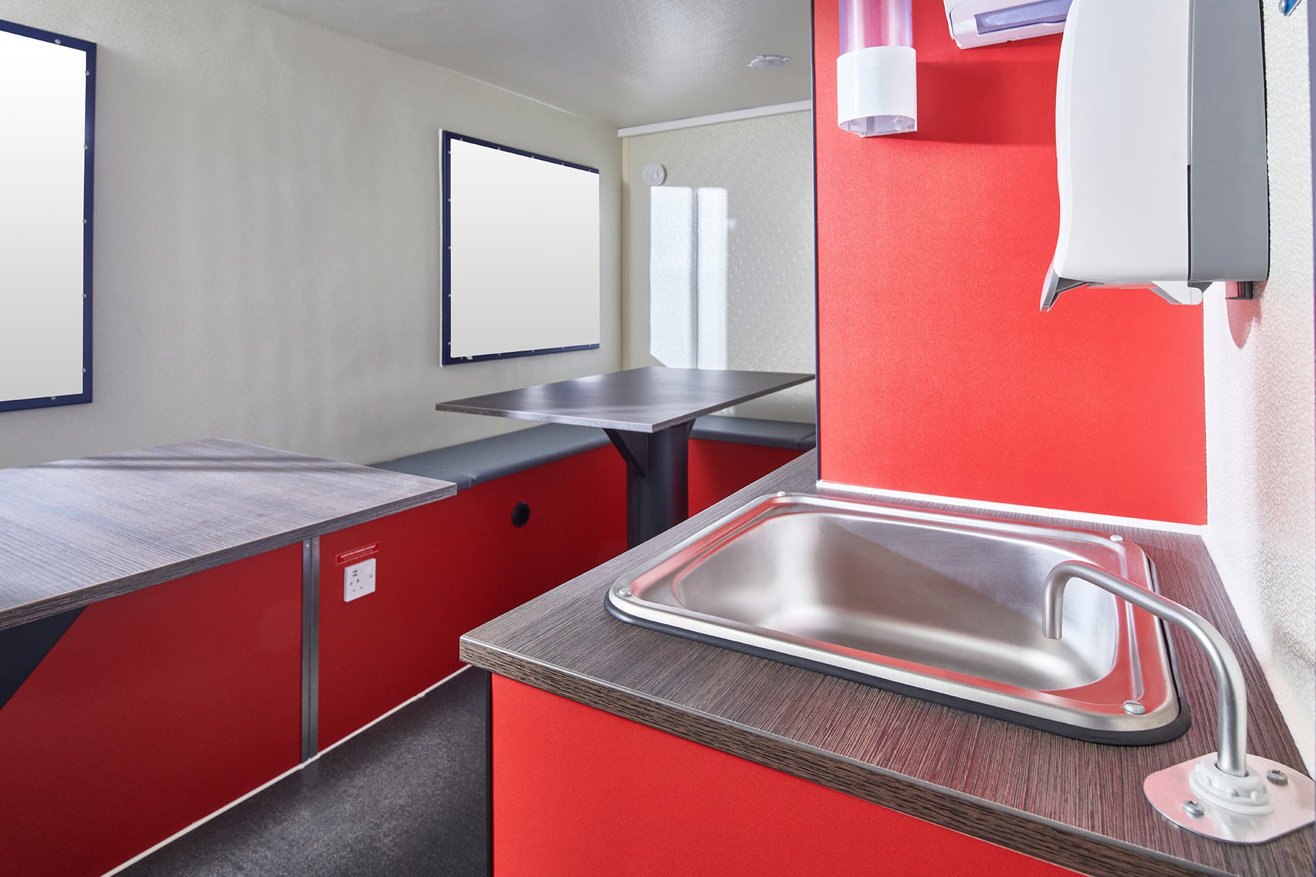 Groundhog GP500 16ft Eco Fusion Pulse Towable (Mobile) Welfare Unit - Image 4